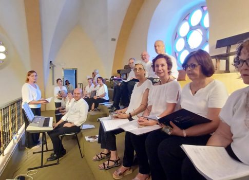 El Coro Diocesano participó en la Santa Misa de inicio de la Adoración Eucarística Perpetua en Málaga