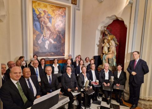 El Coro Diocesano participó en la Santa Misa emitida por Canal Sur desde la Parroquia de la Santa Cruz y San Felipe Neri