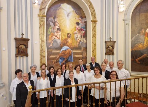 El Coro Diocesano participó en la Santa Misa en la solemnidad de Pentecostés en la Parroquia de la Santa Cruz y San Felipe Neri