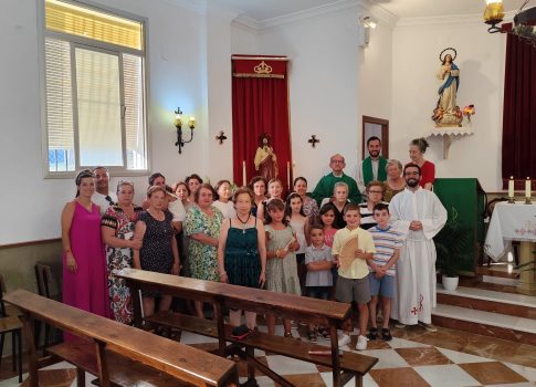 El Delegado de Liturgia visita la parroquia de La Joya para una consulta litúrgica y bendice una imagen del Sagrado Corazón de Jesús