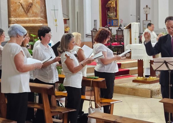 El Coro Diocesano participó en la Santa Misa de la Parroquia de la Santísima Trinidad con motivo de su solemnidad